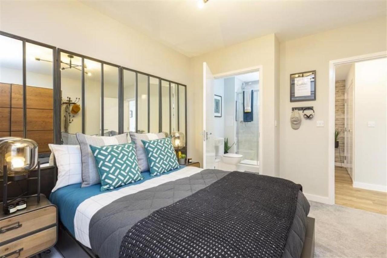 Newly Built Luxury 2 Bed Apartment!!! Londen Buitenkant foto