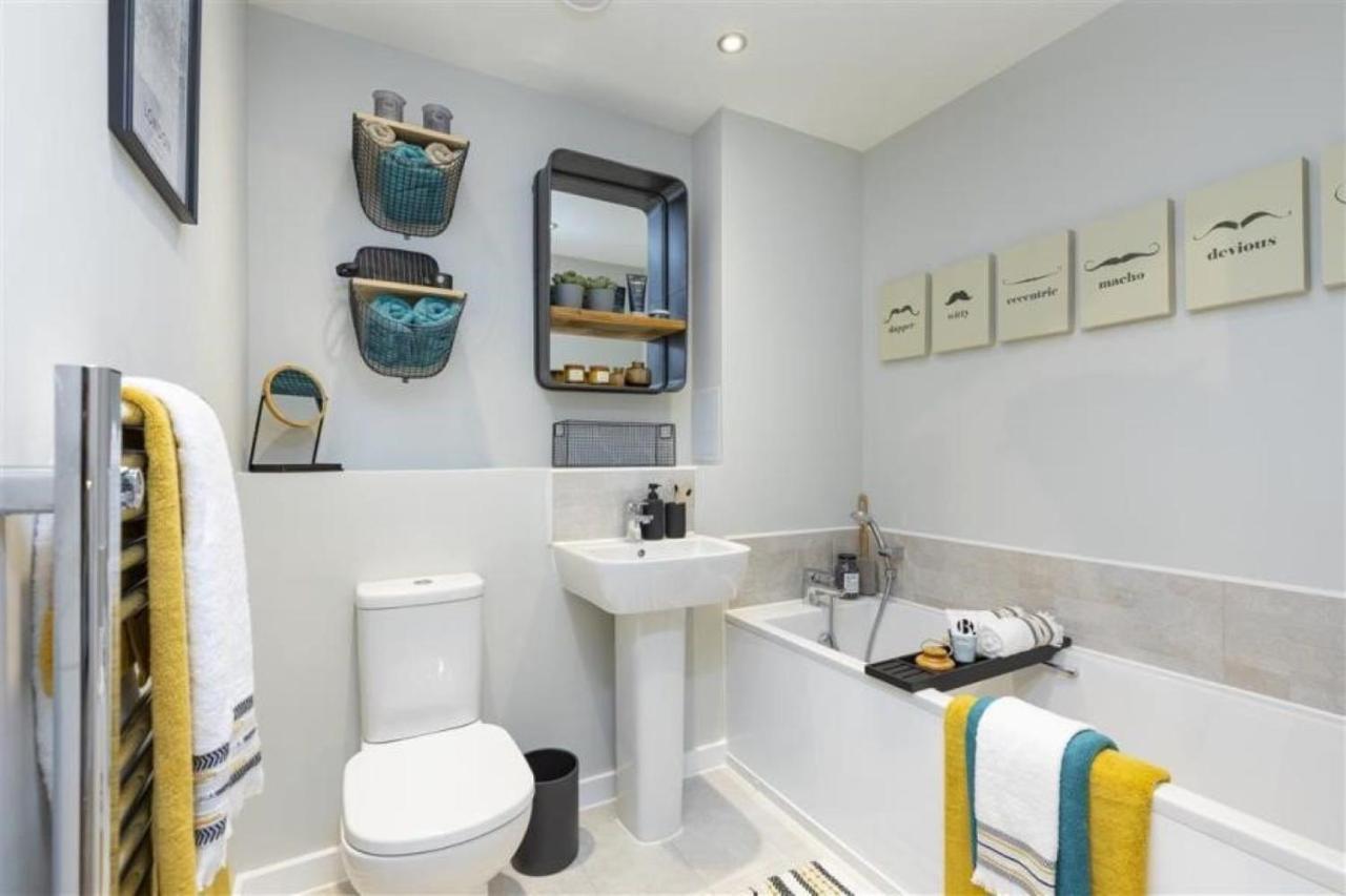 Newly Built Luxury 2 Bed Apartment!!! Londen Buitenkant foto