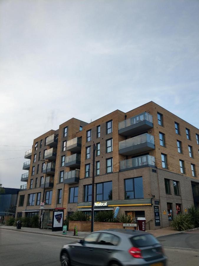 Newly Built Luxury 2 Bed Apartment!!! Londen Buitenkant foto